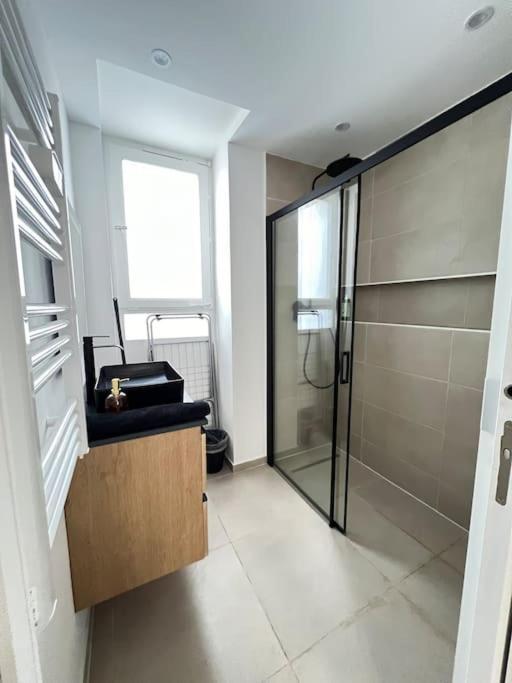 Proche De Paris, Parking Prive Apartment Le Kremlin-Bicetre ภายนอก รูปภาพ